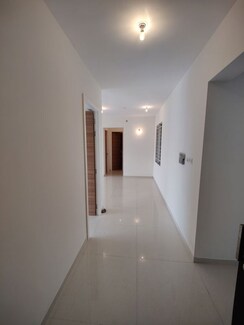 2 BHK + Pooja Room Apartment For Sale in Kalpataru Crescendo