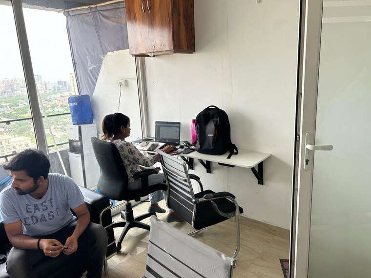 Team Area, gaur-city-center Commercial Office Space 500 Sq.Ft. In Sector 4 Greater Noida Greater Noida 10263315