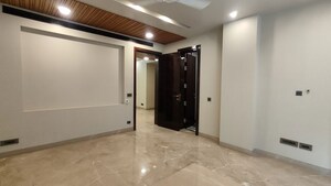 Room in 4 BHK Builder Floor at Green Wood City, Sector 45 – for Sale