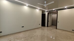 Room in 4 BHK Builder Floor at Green Wood City, Sector 45 – for Sale