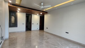 Room in 4 BHK Builder Floor at Green Wood City, Sector 45 – for Sale