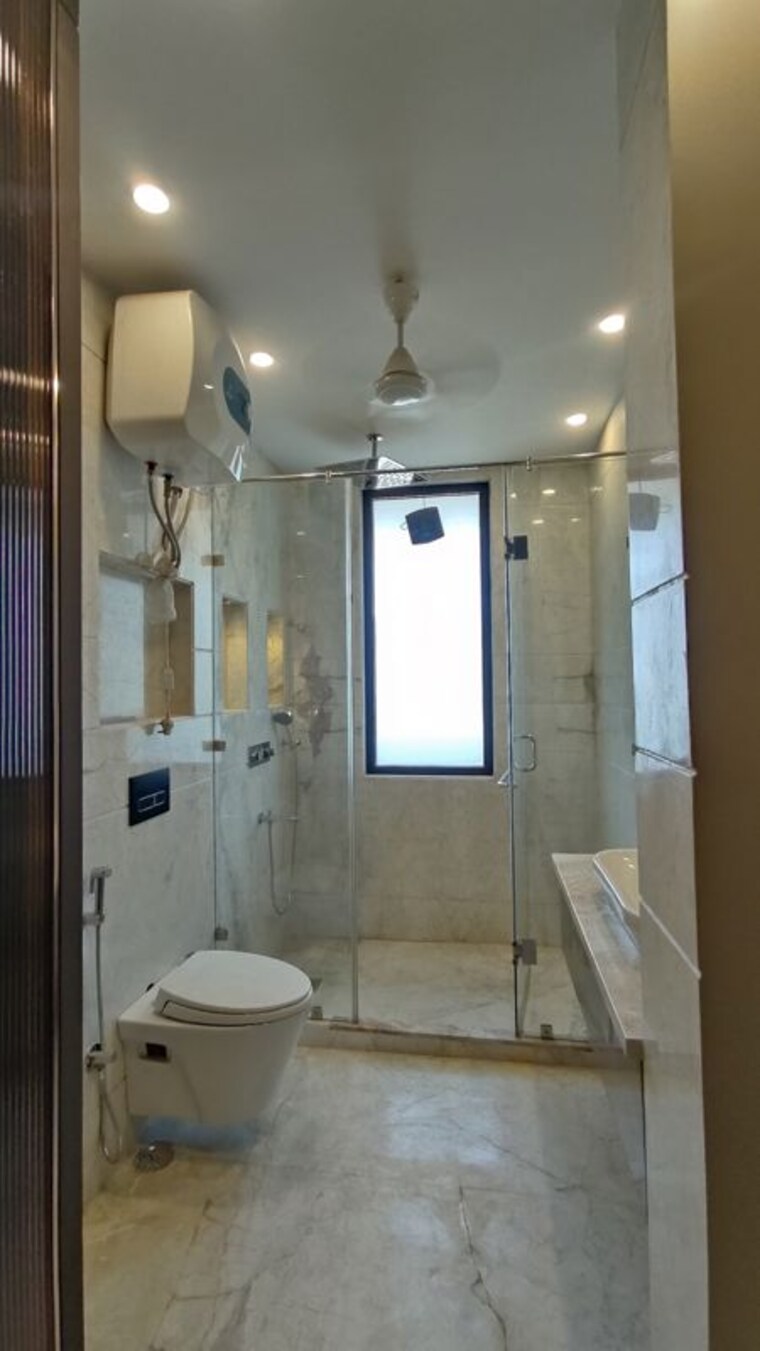 Bathroom, green-wood-city 4 Bedroom 4500 Sq.Ft. Builder Floor In Sector 45 Gurgaon 10263304