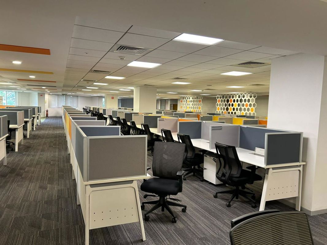 Office Space For Rent in Super Shopping Complex