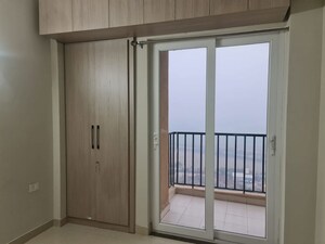 Room in 3 BHK Apartment at Tata Eureka Park, Sector 150 – for Rent