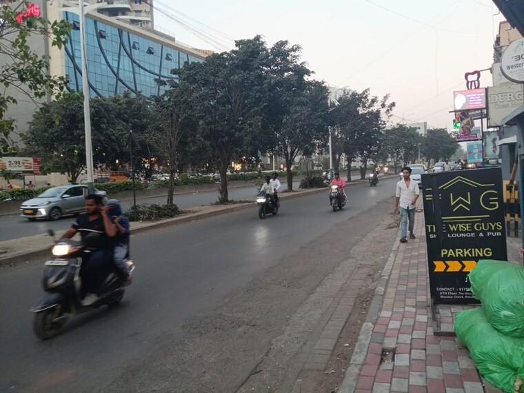  Parking, raviraj-crossroads Commercial Showroom 550 Sq.Ft. In Wakad Pune 10263323