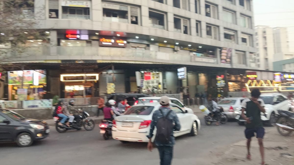 Showroom For Sale in Raviraj Crossroads