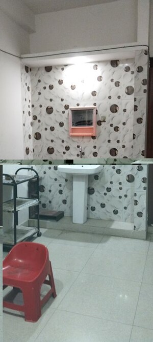 Bathroom in 1 BHK Builder Floor at Arjun Enclave Guramba, Guramba – for Rent