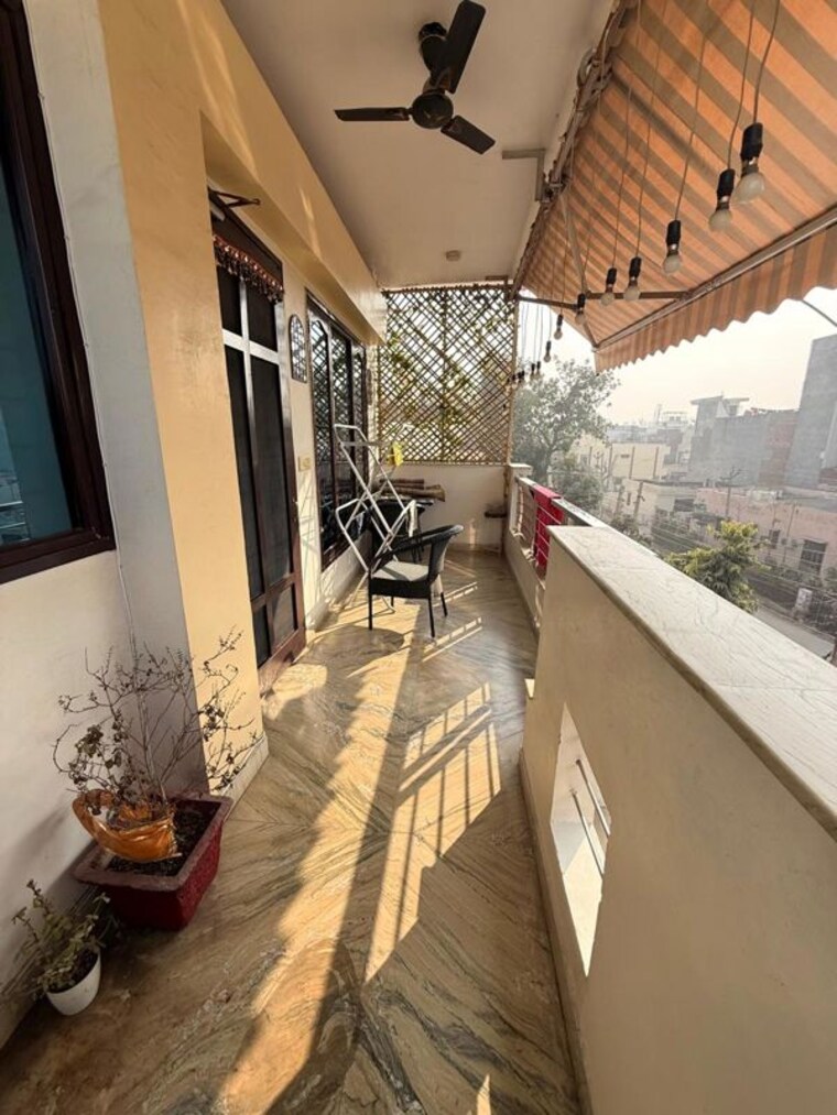 Balcony, sector 21d 3 Bedroom 250 Sq.Yd. Builder Floor In Sector 21d Faridabad 10263369