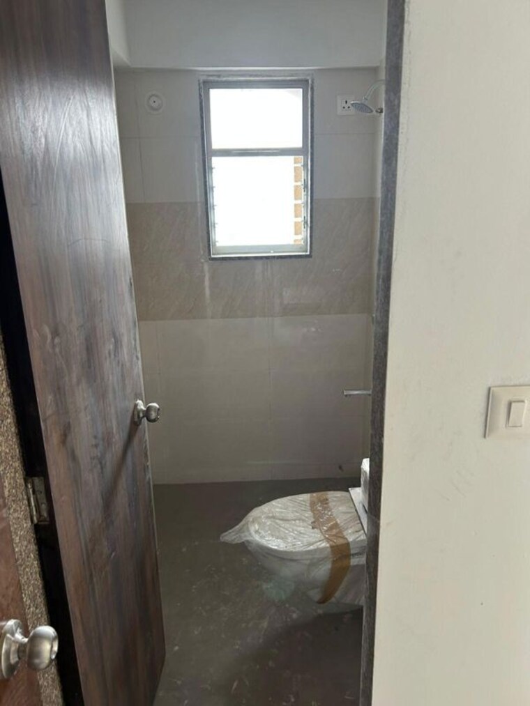 Bathroom, sushanku-avenue-37 2 Bedroom 925 Sq.Ft. Apartment In Goregaon East Mumbai 10263418