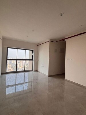 Room in 2 BHK Apartment at Sheth Auris Bliss, Malad West – for Rent