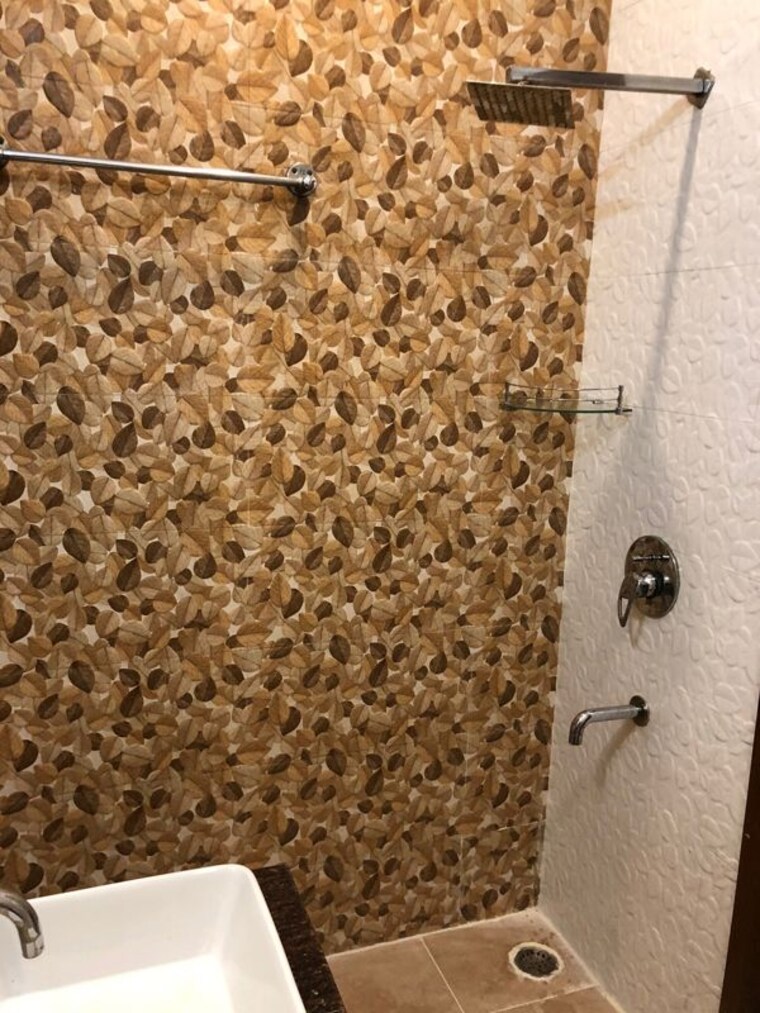 Bathroom, palam-vihar-residents-association 3 Bedroom 1750 Sq.Ft. Builder Floor In Palam Vihar Gurgaon 10263392