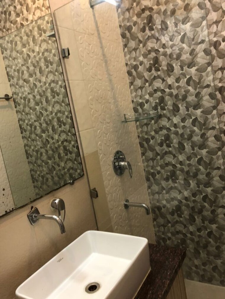 Bathroom, palam-vihar-residents-association 3 Bedroom 1750 Sq.Ft. Builder Floor In Palam Vihar Gurgaon 10263392