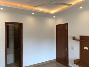 Room in 3 BHK Builder Floor at Palam Vihar Residents Association, Palam Vihar – for Rent