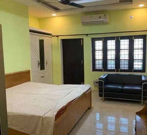 Bedroom in 3 BHK Apartment at Hazratganj – for Rent