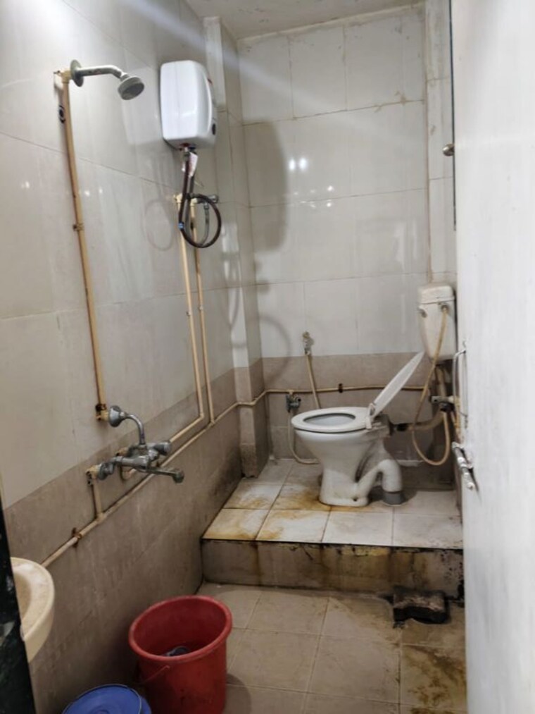 Bathroom, mantri-kinara 1 Bedroom 585 Sq.Ft. Apartment In Bopodi Pune 10263461
