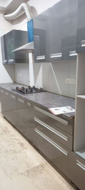 Kitchen in 3 BHK Builder Floor at DLF City Phase IV, Dlf Phase iv – for Rent