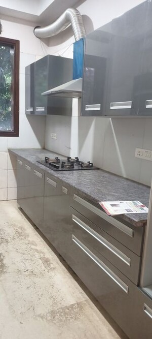 Kitchen in 3 BHK Builder Floor at DLF City Phase IV, Dlf Phase iv – for Rent