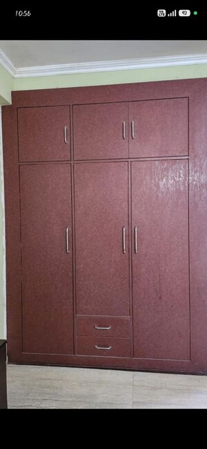 Furnished Amenities in 3.5 BHK Apartment at Omaxe Heights, Sector 86 – for Rent