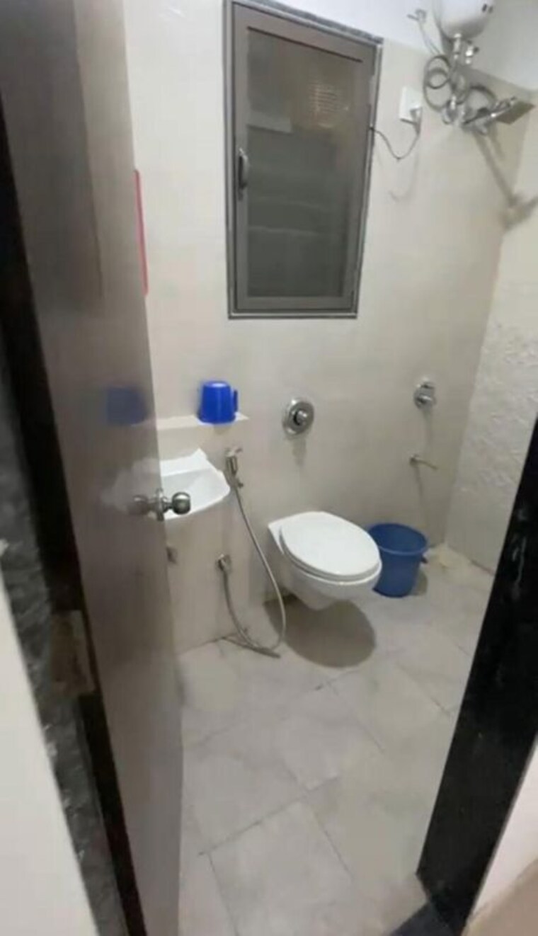 Bathroom, uk-iridium 1 Bedroom 678 Sq.Ft. Apartment In Kandivali East Mumbai 10263463