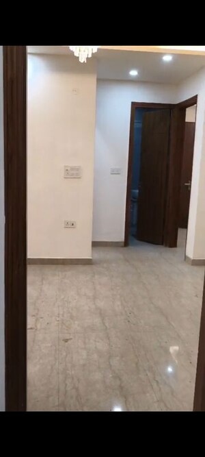 Room in 3 BHK Apartment at BPTP District 3, Sector 85 – for Rent