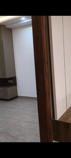 Building Lobby in 3 BHK Apartment at BPTP District 3, Sector 85 – for Rent