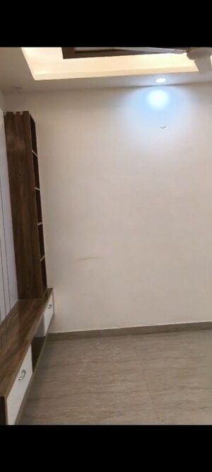 Furnished Amenities in 3 BHK Apartment at BPTP District 3, Sector 85 – for Rent
