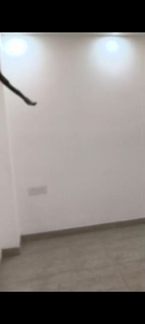 Room in 3 BHK Apartment at BPTP District 3, Sector 85 – for Rent