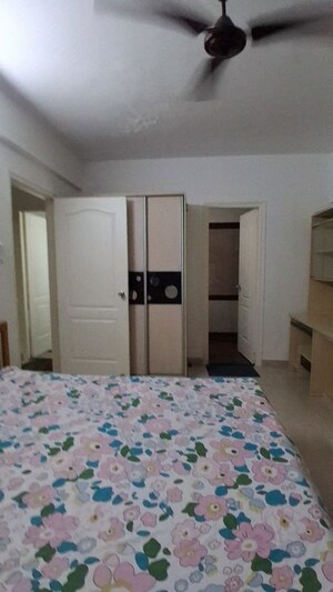 Room in 3 BHK Apartment at Shikhar Kunj Malad, Malad East – for Rent