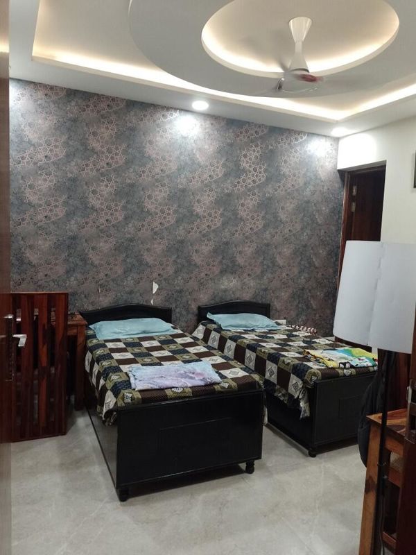 3.5 BHK + Servant Room 250 Sq.Yd. Builder Floor in BPTP Park Central