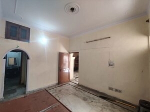 Room in 3 BHK Builder Floor at Ashoka Enclave – for Rent