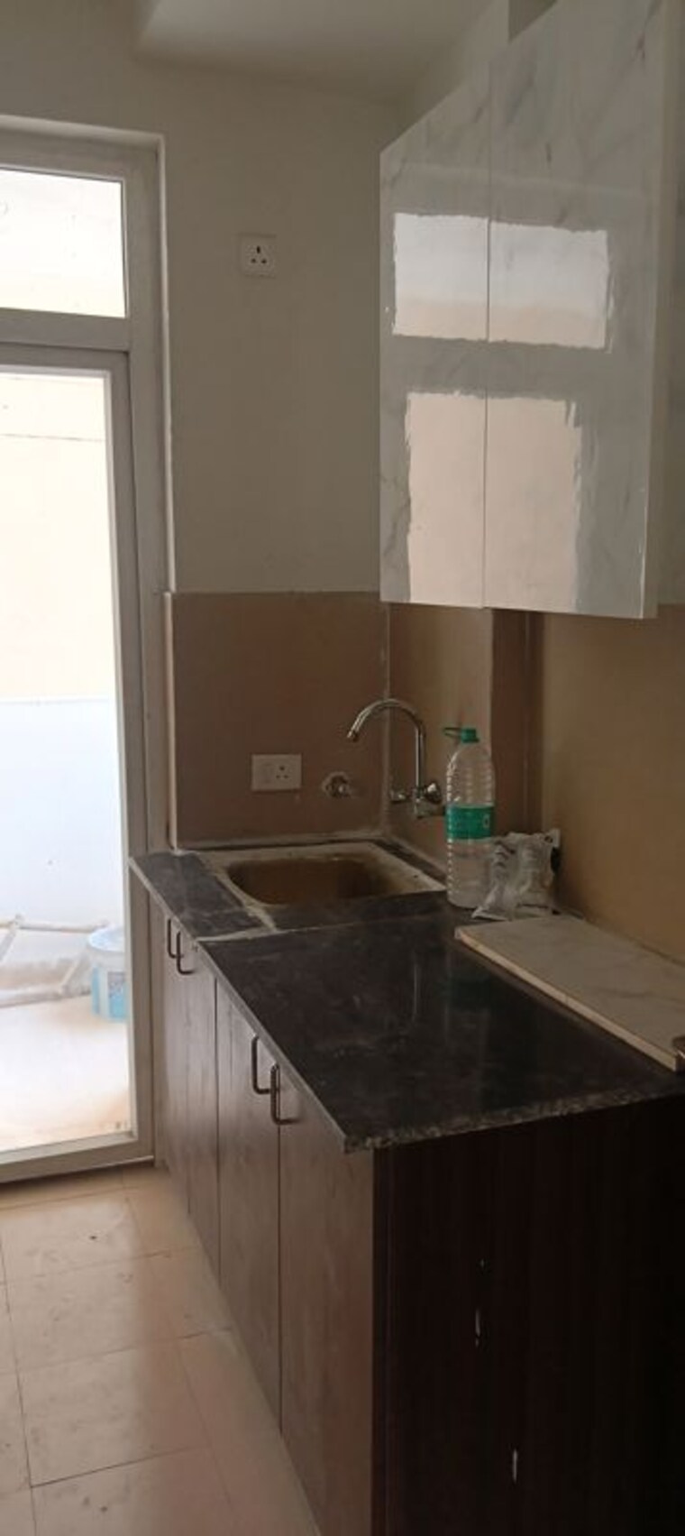 Kitchen, amrapali-heartbeat-city 3 Bedroom 1350 Sq.Ft. Apartment In Sector 107 Noida 10263604