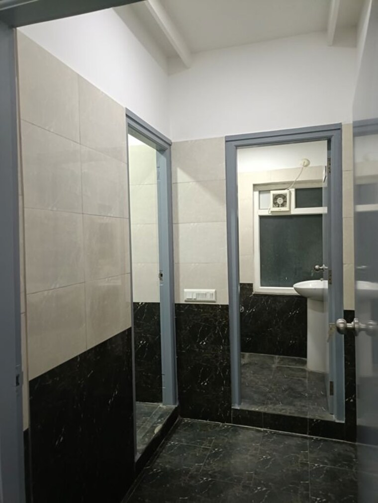 Bathroom, madhapur Commercial Office Space 1400 Sq.Ft. In Madhapur Hyderabad 10263580