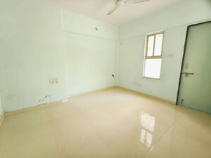Room in 2 BHK Apartment at Runwal Seagull, Hadapsar – for Rent