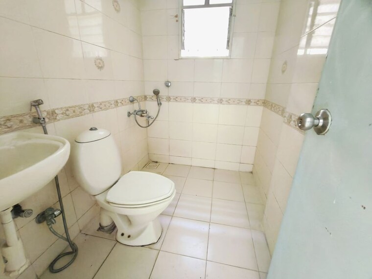 Bathroom, runwal-seagull 2 Bedroom 1200 Sq.Ft. Apartment In Hadapsar Pune 10263601