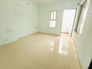 Room in 2 BHK Apartment at Runwal Seagull, Hadapsar – for Rent