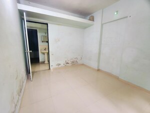 Room in 2 BHK Apartment at Runwal Seagull, Hadapsar – for Rent