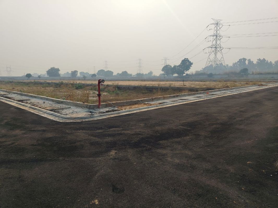 Plot For Sale in Yashvi Golden Gate Residency