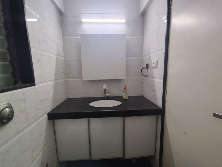Bathroom, raunak-sai-dham-towers 2 Bedroom 718 Sq.Ft. Apartment In Kandivali West Mumbai 10263702