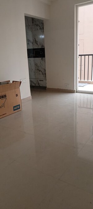 Room in 3 BHK Apartment at Amrapali Heartbeat City, Sector 107 – for Sale