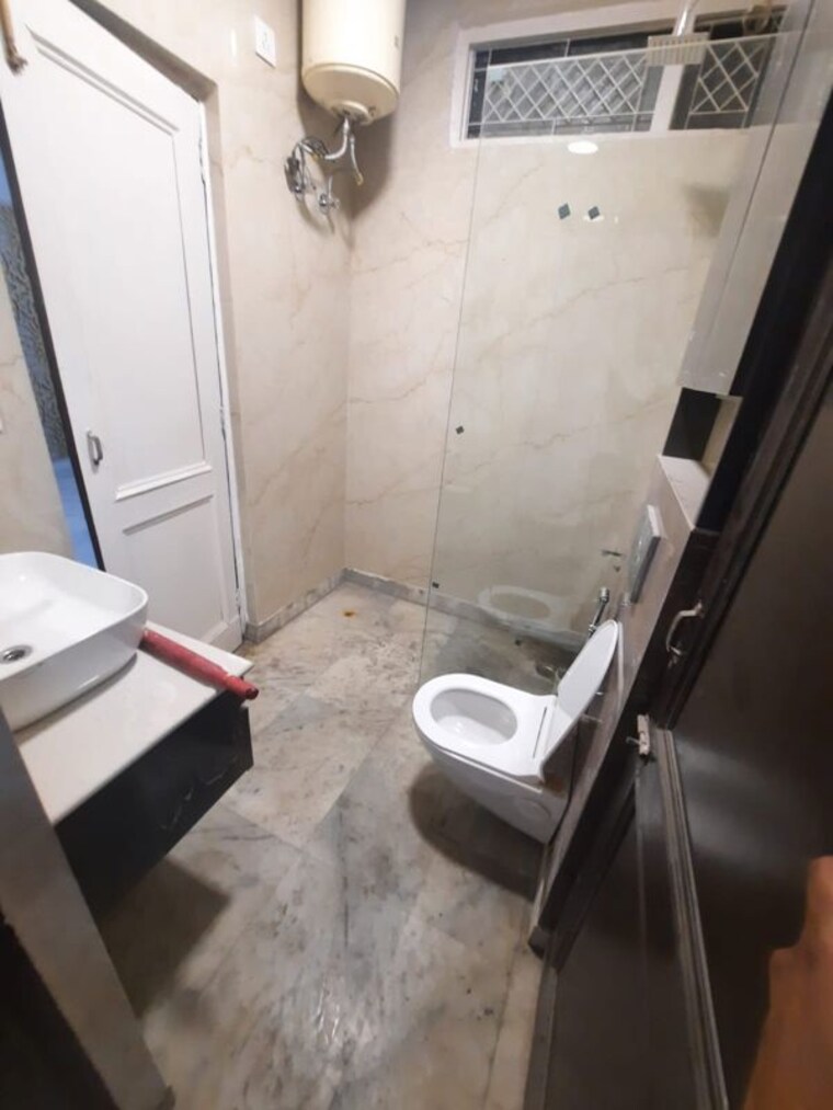 Bathroom, malviya nagar 2 Bedroom 900 Sq.Ft. Builder Floor In Malviya Nagar Delhi 10263724