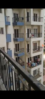 1 Rk  585 Sq.Ft. Apartment in Amrapali Dream Valley
