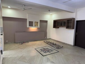 Bedroom in 3 BHK Builder Floor at Sector 40 – for Rent