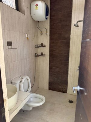 Bathroom in 3 BHK Builder Floor at Sector 40 – for Rent