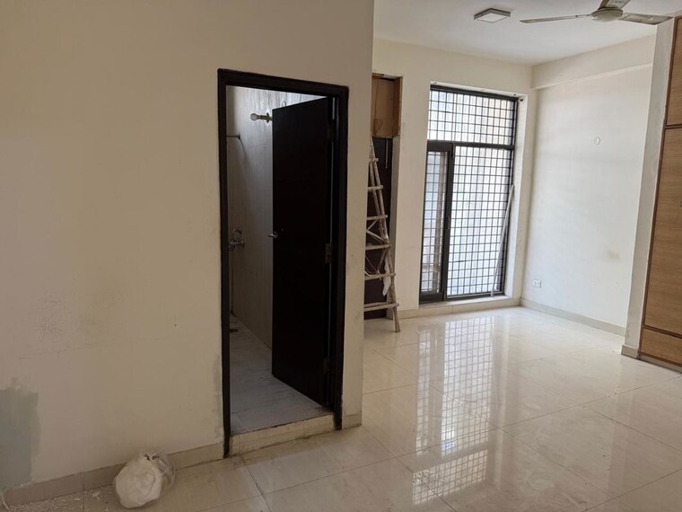 Room, sector 40 3 Bedroom 200 Sq.Yd. Builder Floor In Sector 40 Gurgaon 10263751