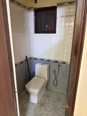 Bathroom in 3 BHK Builder Floor at Sector 40 – for Rent