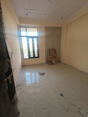 Room in 3 BHK Builder Floor at RWA Apartments Sector 41, Sector 41 – for Rent