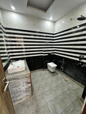 Attached Bathroom in 3 BHK Builder Floor at Sector 3 Greater Noida – for Rent