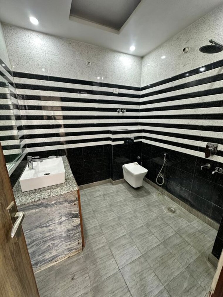 Attached Bathroom, sector 3 greater noida 3 Bedroom 200 Sq.Mt. Builder Floor In Sector 3 Greater Noida Greater Noida 10263814