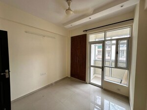 Room in 3 BHK Apartment at Prateek Laurel, Sector 120 – for Sale