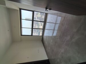 Room in 2 BHK Apartment at Sheth Auris Bliss, Malad West – for Rent